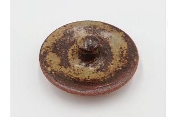 人間国宝　島岡達三　益子焼　象嵌　2.8寸　素朴ながらも個性的な文様に惹かれる盒子(R-084376)