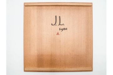 1981年作　ジャネット・リーチ(Janet Leach)　取っ手付　赤地流釉　バーナード・リーチ夫人　約39cm　趣ある大皿(J・L、陶器、共箱付)(R-084379)