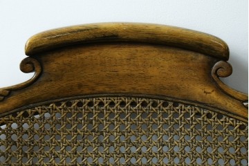 中古　アメリカ　落ち着いた色合いとクラシカルな装飾が調和した高級感あふれるチェア4脚セット　(R-084388)