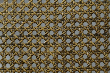 中古　アメリカ　落ち着いた色合いとクラシカルな装飾が調和した高級感あふれるチェア4脚セット　(R-084388)