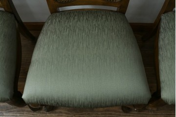 中古　アメリカ　落ち着いた色合いとクラシカルな装飾が調和した高級感あふれるチェア4脚セット　(R-084388)