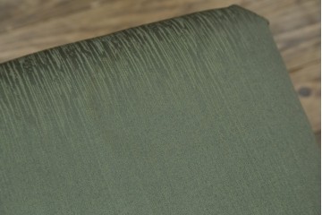 中古　アメリカ　落ち着いた色合いとクラシカルな装飾が調和した高級感あふれるチェア4脚セット　(R-084388)