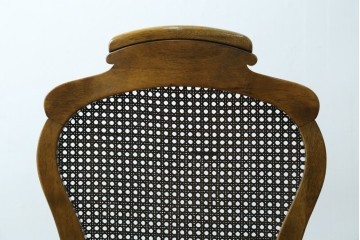 中古　アメリカ　落ち着いた色合いとクラシカルな装飾が調和した高級感あふれるチェア4脚セット　(R-084388)