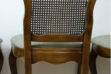 中古　アメリカ　落ち着いた色合いとクラシカルな装飾が調和した高級感あふれるチェア4脚セット　(R-084388)