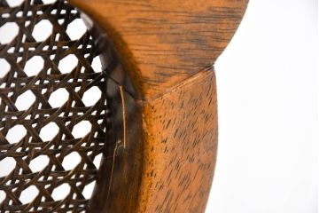 中古　アメリカ　落ち着いた色合いとクラシカルな装飾が調和した高級感あふれるチェア4脚セット(ダイニングチェア、椅子、イス、バラ売り可能)(R-084388)