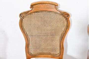 中古　アメリカ　落ち着いた色合いとクラシカルな装飾が調和した高級感あふれるチェア4脚セット(ダイニングチェア、椅子、イス、バラ売り可能)(R-084388)