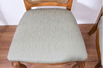 中古　アメリカ　落ち着いた色合いとクラシカルな装飾が調和した高級感あふれるチェア4脚セット(ダイニングチェア、椅子、イス、バラ売り可能)(R-084388)