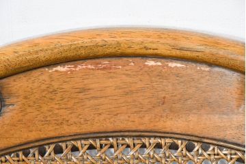 中古　アメリカ　落ち着いた色合いとクラシカルな装飾が調和した高級感あふれるチェア4脚セット(ダイニングチェア、椅子、イス、バラ売り可能)(R-084388)