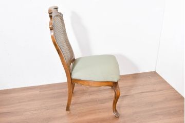 中古　アメリカ　落ち着いた色合いとクラシカルな装飾が調和した高級感あふれるチェア4脚セット(ダイニングチェア、椅子、イス、バラ売り可能)(R-084388)