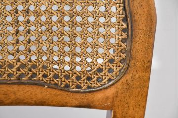 中古　アメリカ　落ち着いた色合いとクラシカルな装飾が調和した高級感あふれるチェア4脚セット(ダイニングチェア、椅子、イス、バラ売り可能)(R-084388)