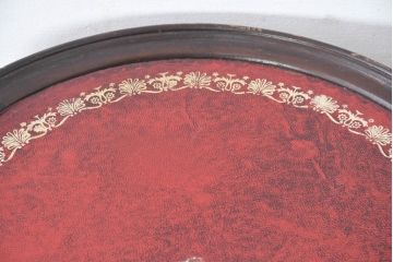 イギリスビンテージ　クラシカルな佇まいが魅力のレザートップワインテーブル(サイドテーブル、コーヒーテーブル、カフェテーブル、丸テーブル、ラウンドテーブル、花台、ヴィンテージ、英国)(R-084390)