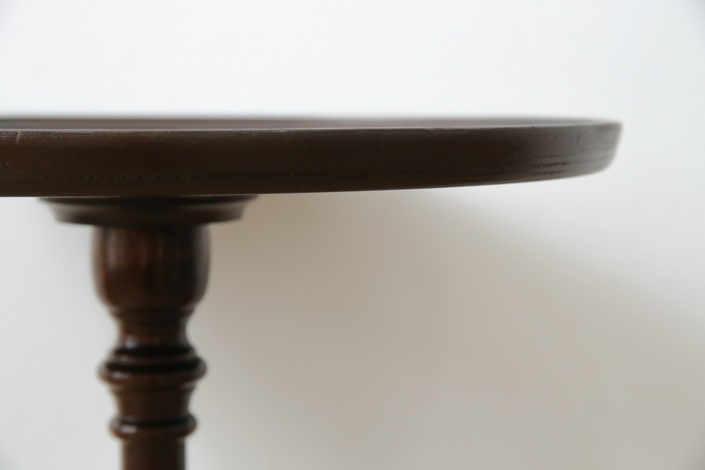 イギリスヴィンテージ　クラシカルな佇まいが魅力のレザートップワインテーブル　(R-084390)