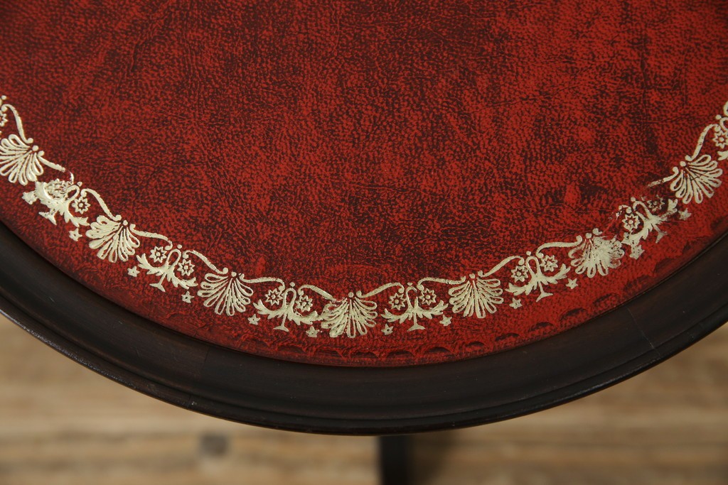 イギリスヴィンテージ　クラシカルな佇まいが魅力のレザートップワインテーブル　(R-084390)