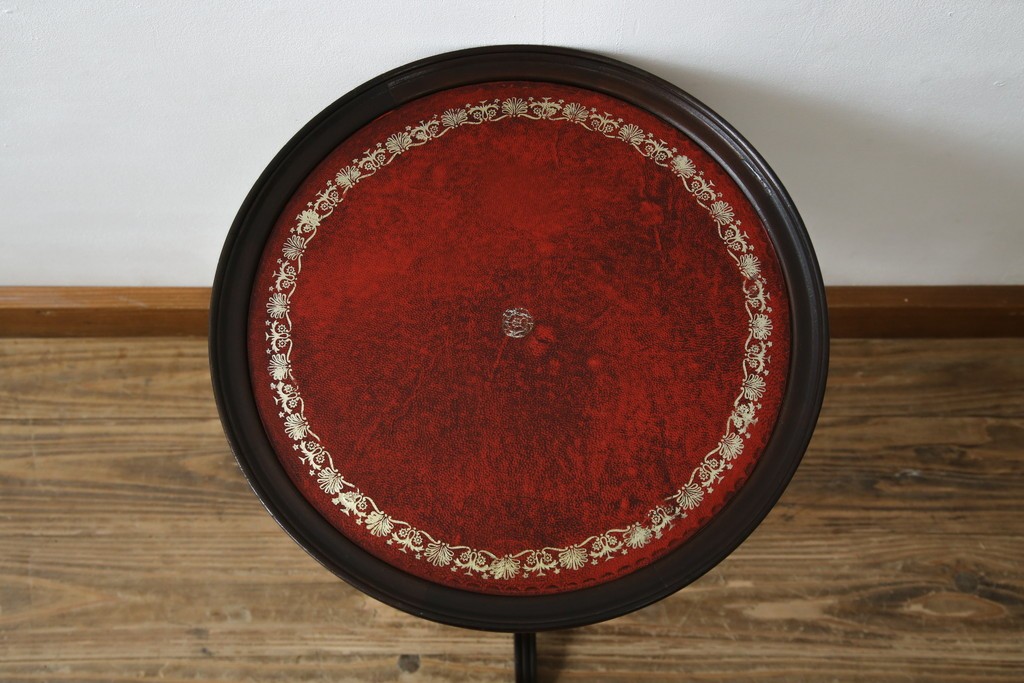 イギリスヴィンテージ　クラシカルな佇まいが魅力のレザートップワインテーブル　(R-084390)