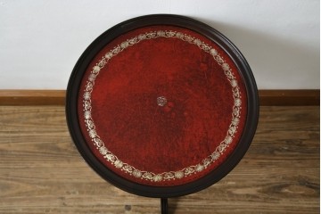 イギリスヴィンテージ　クラシカルな佇まいが魅力のレザートップワインテーブル　(R-084390)