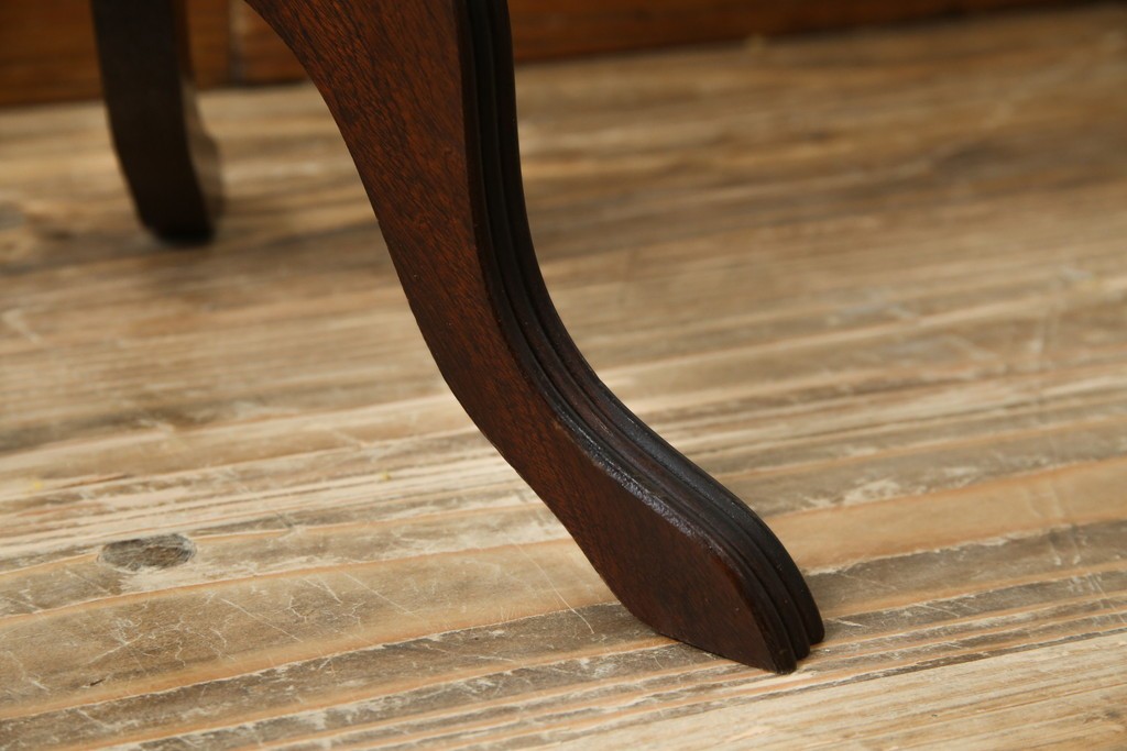 イギリスヴィンテージ　クラシカルな佇まいが魅力のレザートップワインテーブル　(R-084390)