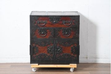 和製ビンテージ　高級工芸品　職人手作り　総欅(ケヤキ)材　漆塗り　重厚な佇まいが魅力的な佐渡船箪笥(舟箪笥、佐渡箪笥)(定価推定約250～350万円)(R-084391)