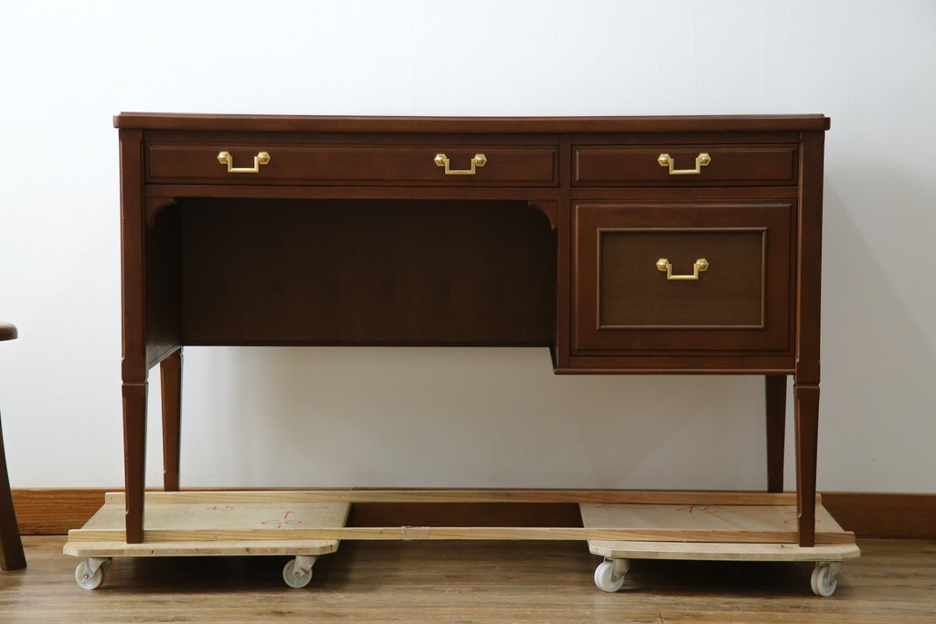 中古　美品　maruni(マルニ木工)　地中海ロイヤルシリーズ(ROYAL)　ゴールドの取っ手金具や丁寧に面取りされた装飾が気品を感じる片袖机　定価約24万円　(R-084395)