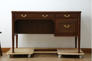 中古　美品　maruni(マルニ木工)　地中海ロイヤルシリーズ(ROYAL)　ゴールドの取っ手金具や丁寧に面取りされた装飾が気品を感じる片袖机　定価約24万円　(R-084395)