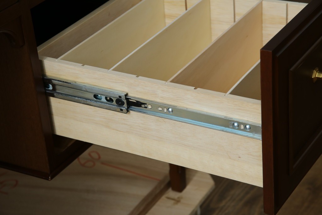 中古　美品　maruni(マルニ木工)　地中海ロイヤルシリーズ(ROYAL)　ゴールドの取っ手金具や丁寧に面取りされた装飾が気品を感じる片袖机　定価約24万円　(R-084395)