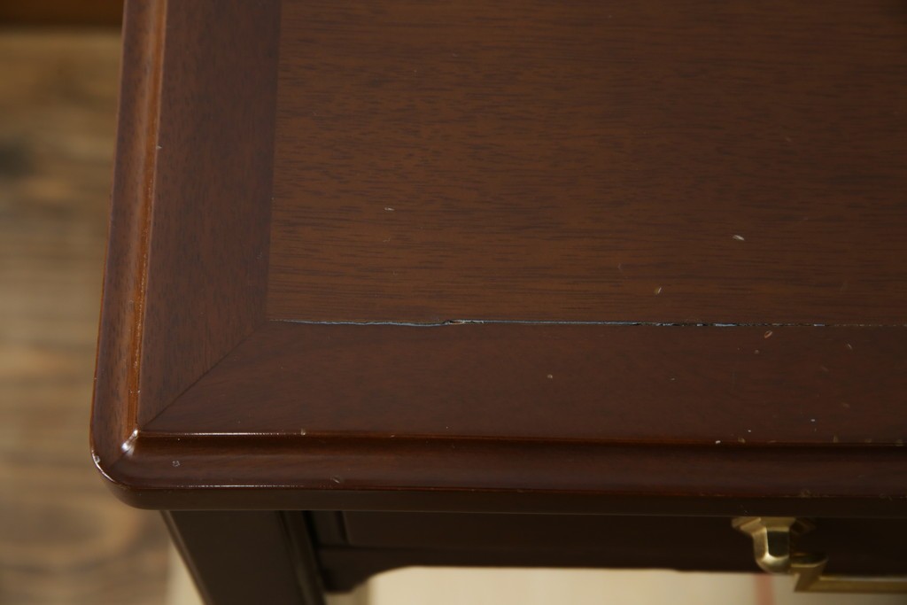 中古　美品　maruni(マルニ木工)　地中海ロイヤルシリーズ(ROYAL)　ゴールドの取っ手金具や丁寧に面取りされた装飾が気品を感じる片袖机　定価約24万円　(R-084395)