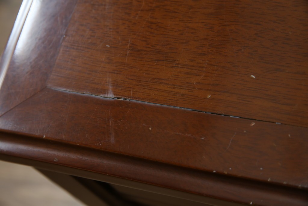 中古　美品　maruni(マルニ木工)　地中海ロイヤルシリーズ(ROYAL)　ゴールドの取っ手金具や丁寧に面取りされた装飾が気品を感じる片袖机　定価約24万円　(R-084395)