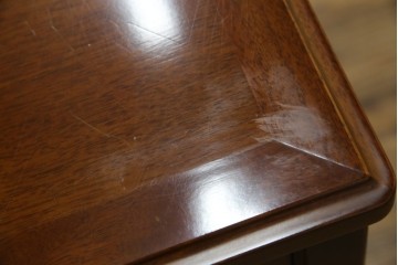 中古　美品　maruni(マルニ木工)　地中海ロイヤルシリーズ(ROYAL)　ゴールドの取っ手金具や丁寧に面取りされた装飾が気品を感じる片袖机　定価約24万円　(R-084395)