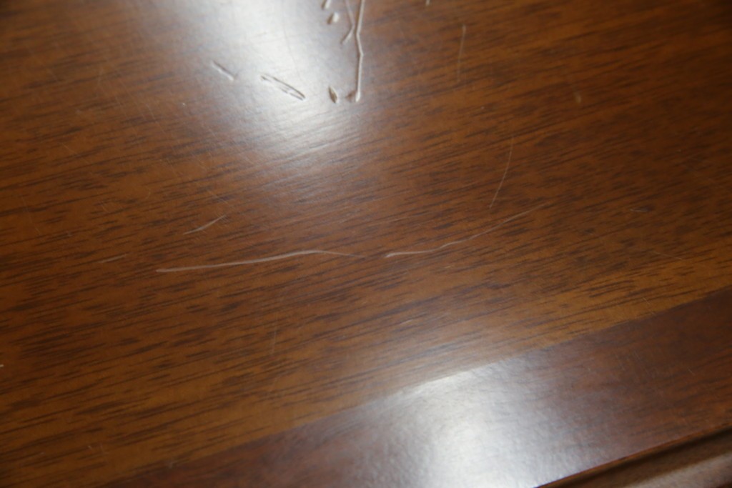 中古　美品　maruni(マルニ木工)　地中海ロイヤルシリーズ(ROYAL)　ゴールドの取っ手金具や丁寧に面取りされた装飾が気品を感じる片袖机　定価約24万円　(R-084395)