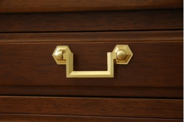 中古　美品　maruni(マルニ木工)　地中海ロイヤルシリーズ(ROYAL)　ゴールドの取っ手金具や丁寧に面取りされた装飾が気品を感じる片袖机　定価約24万円　(R-084395)