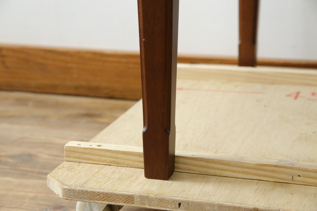 中古　美品　maruni(マルニ木工)　地中海ロイヤルシリーズ(ROYAL)　ゴールドの取っ手金具や丁寧に面取りされた装飾が気品を感じる片袖机　定価約24万円　(R-084395)