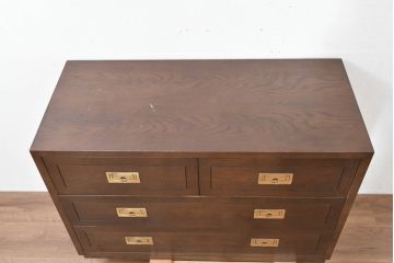 中古　美品　カリモク家具(karimoku)　domani(ドマーニ)　Morganton(モーガントン)　落ち着きのあるブラウンにゴールドの取っ手が映えるチェスト(サイドチェスト、引き出し)(定価約30万円)(R-084397)