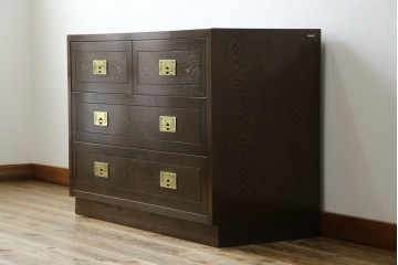 中古　美品　カリモク家具(karimoku)　domani(ドマーニ)　Morganton(モーガントン)　落ち着きのあるブラウンにゴールドの取っ手が映えるチェスト　定価約30万円相当　(R-084397)