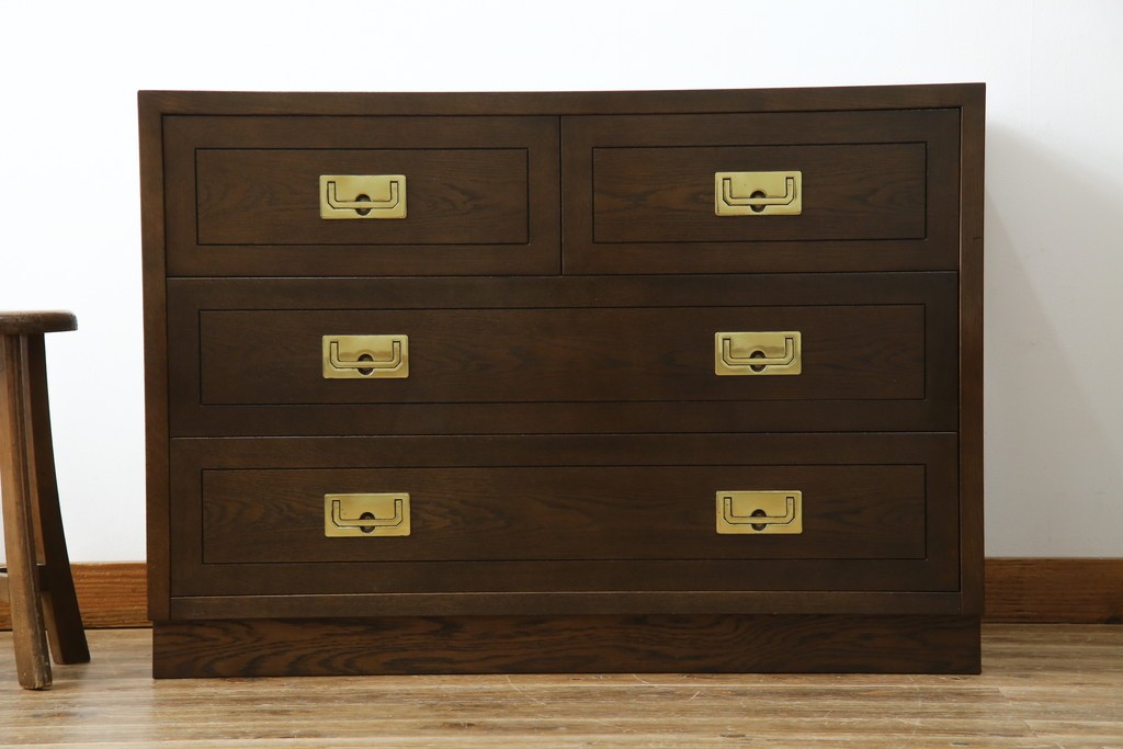 中古　美品　カリモク家具(karimoku)　domani(ドマーニ)　Morganton(モーガントン)　落ち着きのあるブラウンにゴールドの取っ手が映えるチェスト　定価約30万円相当　(R-084397)