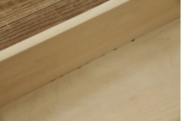 中古　美品　カリモク家具(karimoku)　domani(ドマーニ)　Morganton(モーガントン)　落ち着きのあるブラウンにゴールドの取っ手が映えるチェスト　定価約30万円相当　(R-084397)