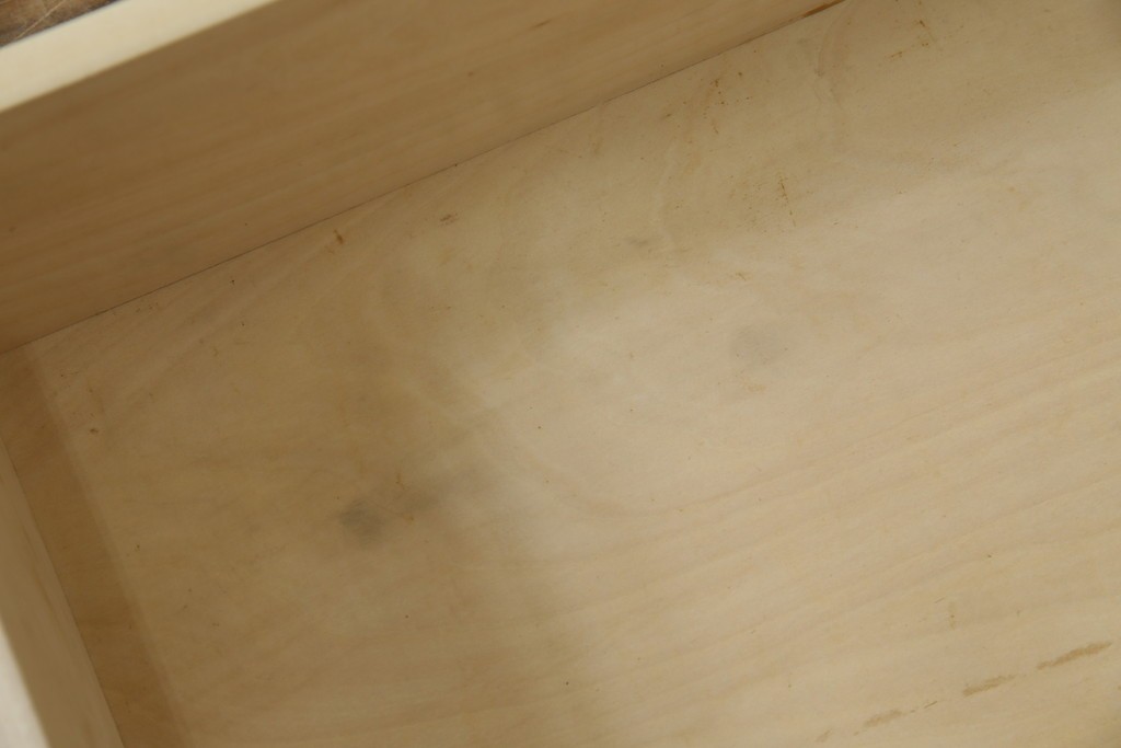 中古　美品　カリモク家具(karimoku)　domani(ドマーニ)　Morganton(モーガントン)　落ち着きのあるブラウンにゴールドの取っ手が映えるチェスト　定価約30万円相当　(R-084397)