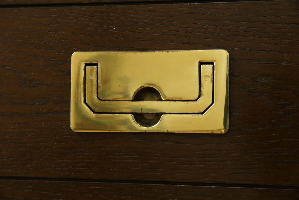 中古　美品　カリモク家具(karimoku)　domani(ドマーニ)　Morganton(モーガントン)　落ち着きのあるブラウンにゴールドの取っ手が映えるチェスト　定価約30万円相当　(R-084397)