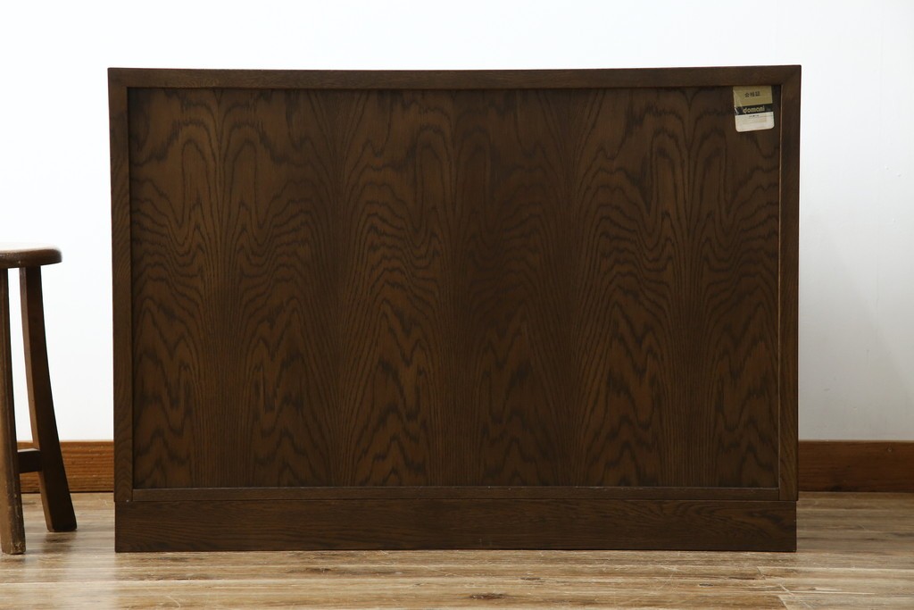 中古　美品　カリモク家具(karimoku)　domani(ドマーニ)　Morganton(モーガントン)　落ち着きのあるブラウンにゴールドの取っ手が映えるチェスト　定価約30万円相当　(R-084397)