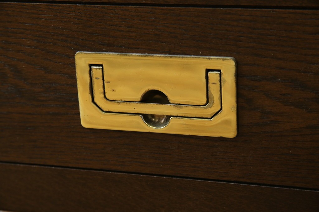 中古　美品　カリモク家具(karimoku)　domani(ドマーニ)　Morganton(モーガントン)　落ち着きのあるブラウンにゴールドの取っ手が映えるチェスト　定価約30万円相当　(R-084397)