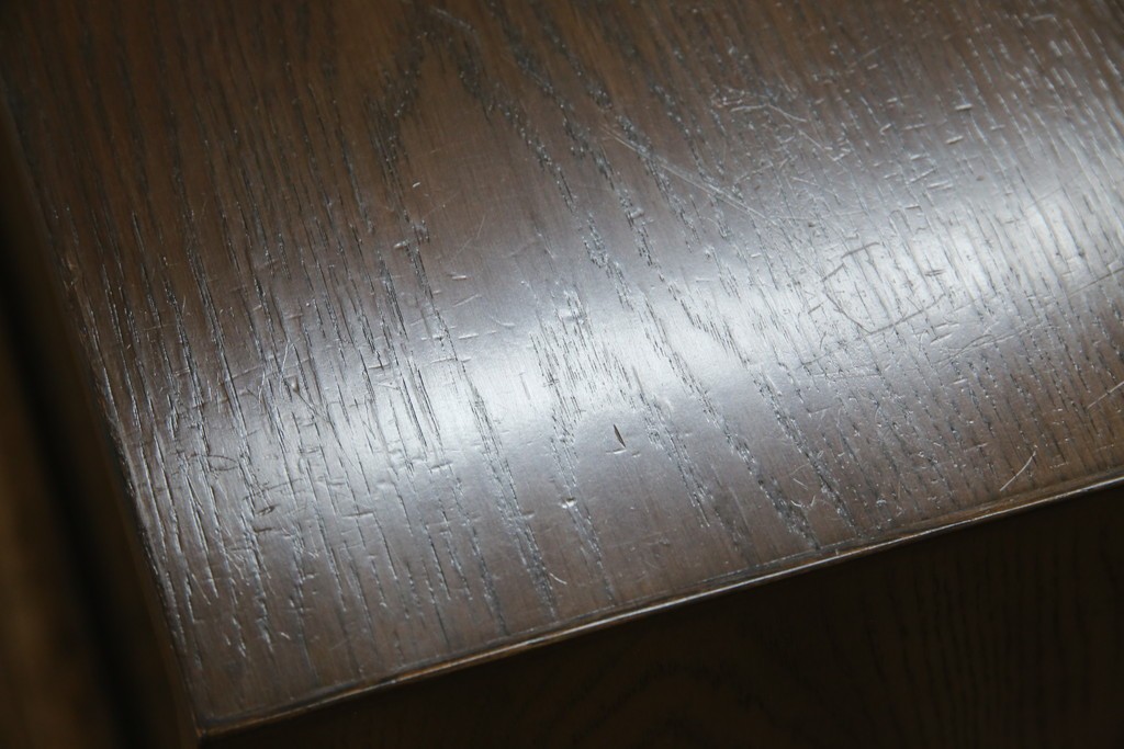 中古　美品　カリモク家具(karimoku)　domani(ドマーニ)　Morganton(モーガントン)　落ち着きのあるブラウンにゴールドの取っ手が映えるチェスト　定価約30万円相当　(R-084397)