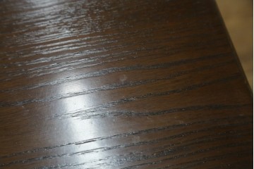 中古　カリモク家具(karimoku)　domani(ドマーニ)　Morganton(モーガントン)　落ち着きのあるブラウンにゴールドの金具が映えるサイドキャビネット　定価約25万円　(R-084398)