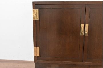中古　カリモク家具(karimoku)　domani(ドマーニ)　Morganton(モーガントン)　落ち着きのあるブラウンにゴールドの金具が映えるサイドキャビネット(サイドボード、収納棚、戸棚、テレビ台、テレビボード)(定価約25万円)(R-084398)