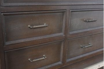 中古　永田良介商店　クラシカルで品格あるデザインが光るG型整理箪笥(チェスト、サイドボード、引き出し)(定価約58万円)(R-084399)