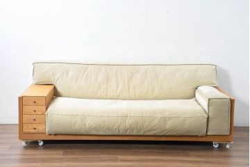 中古　美品　広松木工　コルニーチェ(CORNICE)　ブロックワンアーム　ドロワータイプ　木の温もりと収納力を備えた機能美あふれる2.5人掛けソファ(2P、2.5P、3P、2人掛け、3人掛け、小物収納)(定価約83万円)(R-084406)
