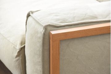 中古　美品　広松木工　コルニーチェ(CORNICE)　ブロックワンアーム　ドロワータイプ　木の温もりと収納力を備えた機能美あふれる2.5人掛けソファ(2P、2.5P、3P、2人掛け、3人掛け、小物収納)(定価約83万円)(R-084406)