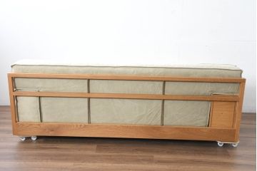 中古　美品　広松木工　コルニーチェ(CORNICE)　ブロックワンアーム　ドロワータイプ　木の温もりと収納力を備えた機能美あふれる2.5人掛けソファ(2P、2.5P、3P、2人掛け、3人掛け、小物収納)(定価約83万円)(R-084406)