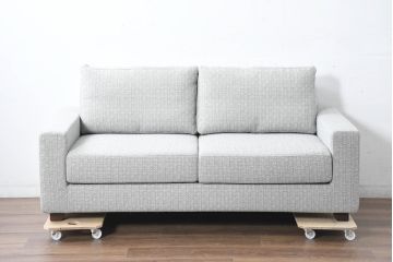 中古　超美品!!　展示品　HUKLA(フクラ)　REGATO(レガト)　シンプルですっきりとした佇まいの2.5Pソファ(二人掛け、2人掛け、ラブソファ、アームソファ)(定価約36万円)(R-084407)
