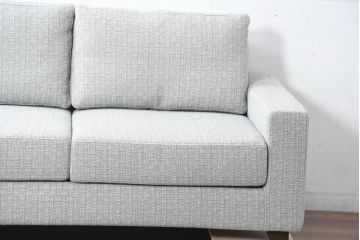 中古　超美品!!　展示品　HUKLA(フクラ)　REGATO(レガト)　シンプルですっきりとした佇まいの2.5Pソファ(二人掛け、2人掛け、ラブソファ、アームソファ)(定価約36万円)(R-084407)