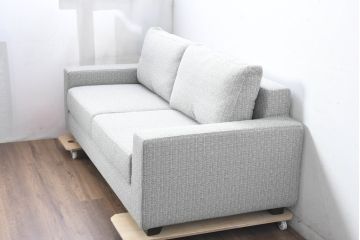 中古　超美品!!　展示品　HUKLA(フクラ)　REGATO(レガト)　シンプルですっきりとした佇まいの2.5Pソファ(二人掛け、2人掛け、ラブソファ、アームソファ)(定価約36万円)(R-084407)