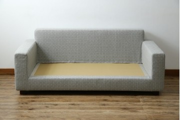 中古　超美品!!　展示品　HUKLA(フクラ)　REGATO(レガト)　シンプルですっきりとした佇まいの2.5Pソファ　定価約36万円相当　(R-084407)