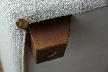 中古　超美品!!　展示品　HUKLA(フクラ)　REGATO(レガト)　シンプルですっきりとした佇まいの2.5Pソファ　定価約36万円相当　(R-084407)